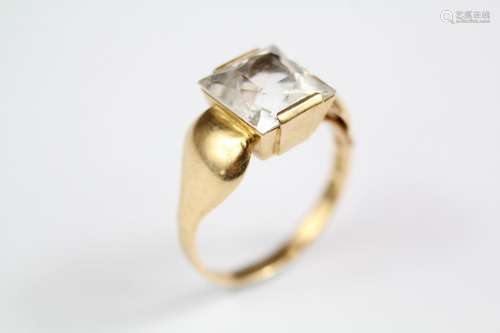 An 18ct Gold and White Stone Ring, Swedish hallmarks, dated 1957, mm GO, size J, approx 2