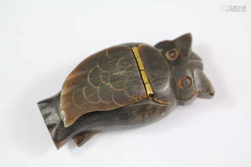 Antique Horn Snuff Box, modelled as an owl, approx 6 cms h