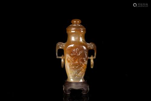 A FINE TRANSLUCENT AGATE CARVED SMALL VASE AND COVER