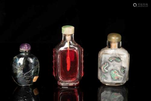 A TRIO OF SNUFF BOTTLES