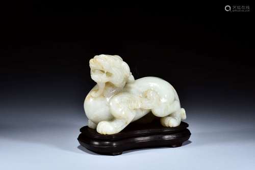 CARVED WHITE JADE 'PIXIU' FIGURE