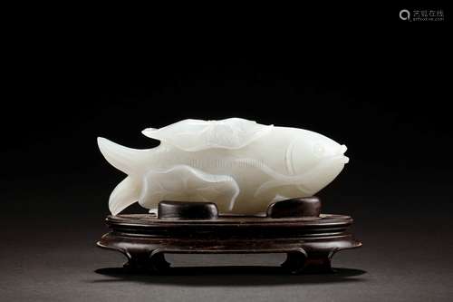 WHITE JADE CARVED 'FISH' FIGURE