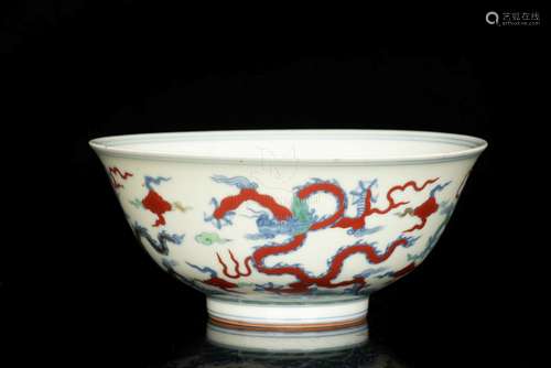 A DOUCAI ANHUA-DECORATED ‘DRAGON’ BOWL