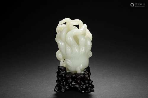 HETIAN WHITE JADE CARVED BUDDHA'S HAND FIGURE