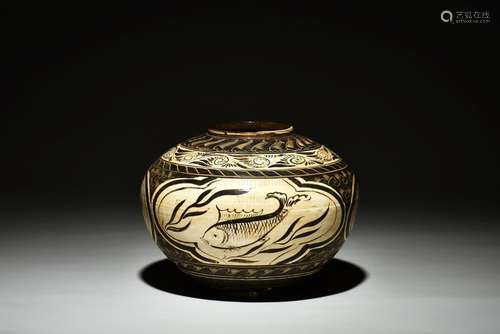 CIZHOU WARE 'FISH' JAR