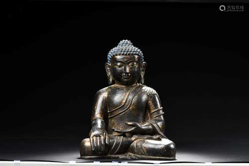 GILT BRONZE CAST SHAKYAMUNI SEATED FIGURE