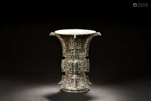 ARCHAIC BRONZE RITUAL VESSEL, GU