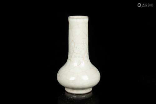 A GE-TYPE GLAZED BOTTLE VASE