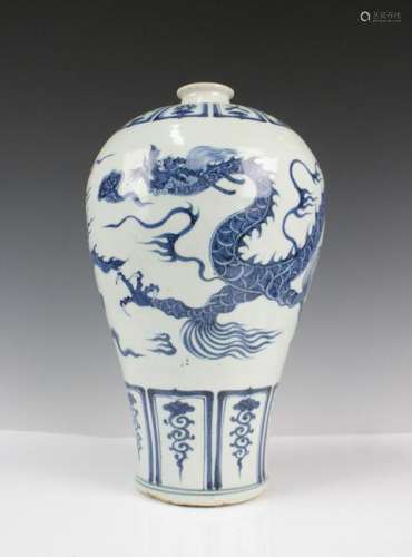 CHINESE BLUE WHITE DRAGON MEIPING VASE