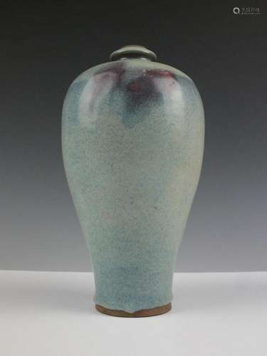 CHINESE JUNYAO PORCELAIN VASE