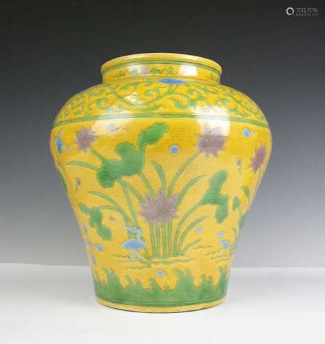 CHINESE YELLOW GROUND PORCELAIN JAR