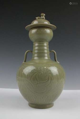 CHINESE CELADON GLAZED PORCELAIN BOTTLE VASE