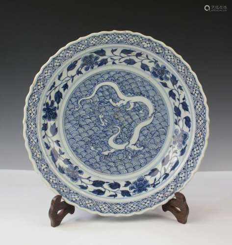 CHINESE BLUE WHITE DRAGON PORCELAIN CHARGER