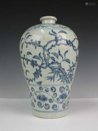 CHINESE BLUE WHITE MEIPING VASE
