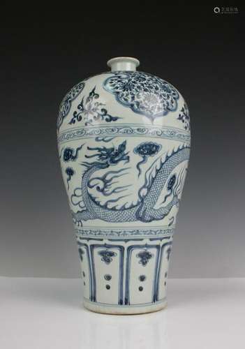 CHINESE BLUE WHITE MEIPING VASE