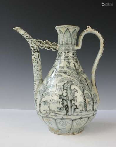 CHINESE BLUE WHITE WINE EWER