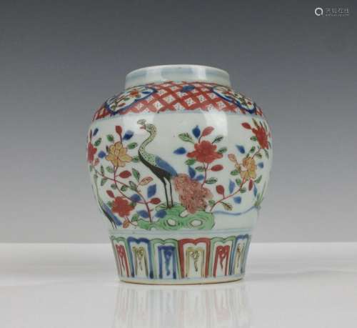 CHINESE WUCAI PORCELAIN JAR WITH MARK