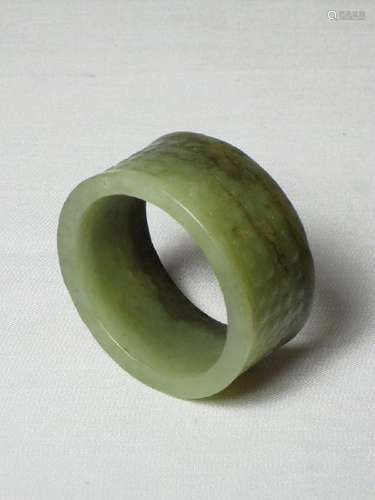 A celadon spinach jade ring