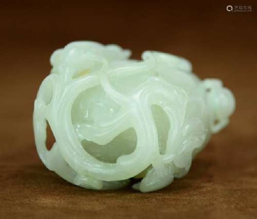 A white jade cup