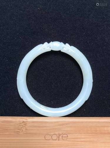 A white jade bangle