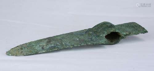 A Shang dynasty bronze weapon (âGeâ)