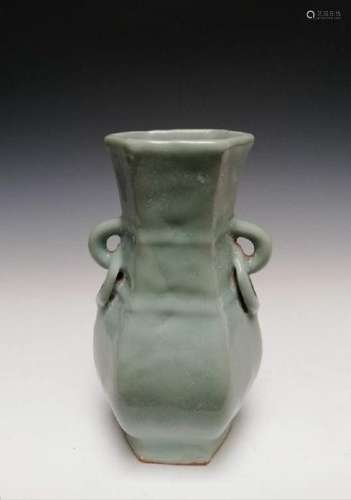 Yuan/Ming early Longquan celadon vase