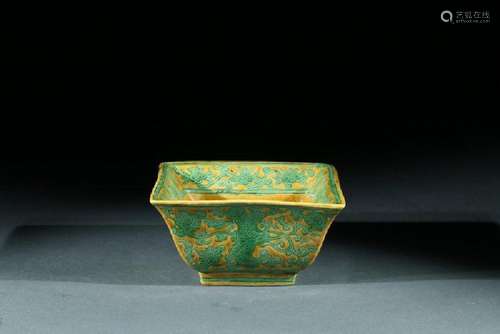 Yellow ground &green glazed square bowl