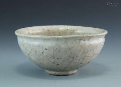 A White Glazed Guan-Type Small Bowl