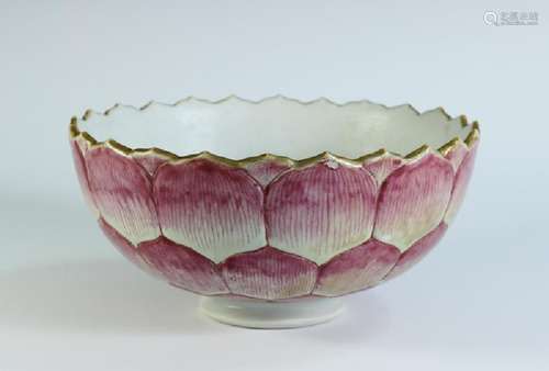 Famille Rose Lotus shape Bowl