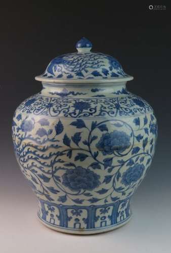 A blue and white general jar