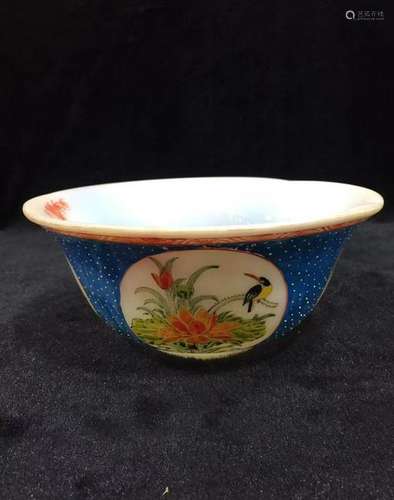 A BEAUTIFUL CHINESE GLASS BOWL