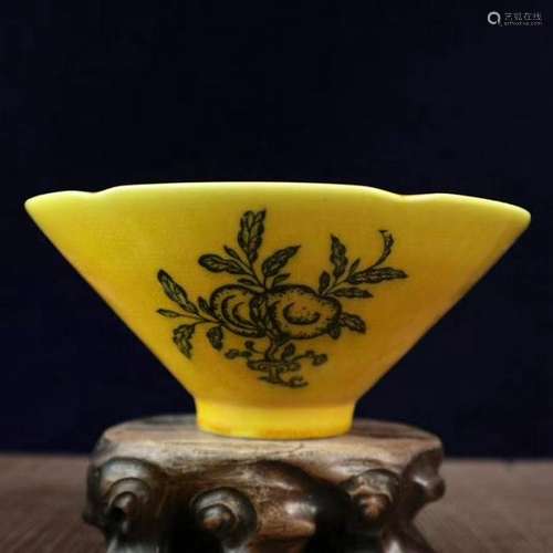 CHINESE YELLOW GLAZE BOWL