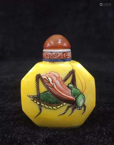 A RARE CHINESE GLASS SNUFF BOTTL