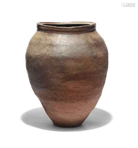 Edo period (1615-1868), 19th century A massive BIZEN stoneware jar