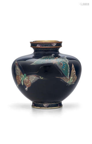 A small cloisonné-enamel vaseMeiji (1868-1912) or Taisho (1912-1926) era, circa 1900 Inaba Shichiho (1850-1931)