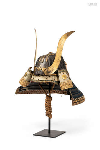 Muromachi (1333-1573) or Momoyama (1573-1615) period, 16th/17th century A fine and heavy ko-boshi kabuto (helmet with standing rivets)