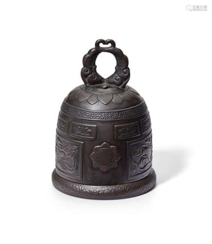 A lacquer koro (incense burner)Edo period (1615-1868) or Meiji era (1868-1912), 19th century Shibata Zeshin (1807-1891)