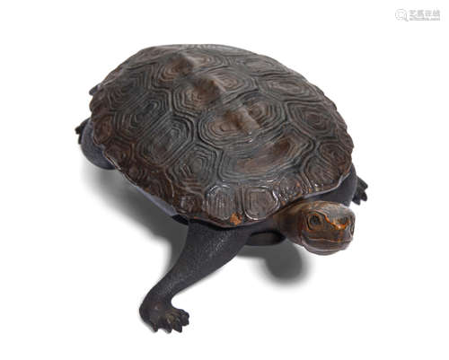 Meiji era (1868-1912), late 19th century A tortoise-shaped lacquer kobako (small box)