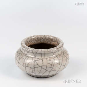 Small Guan-type Crackle-glazed Censer