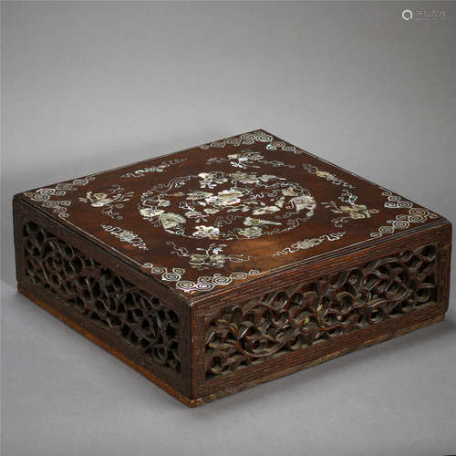 CHINESE MOTHER OF PEARL INLAID HARDWOOD ZITAN SQUARE LIDDED BOX