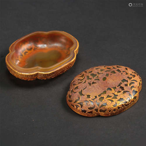 CHINESE GILT SILVER COVERED AGATE LIDDED BOX