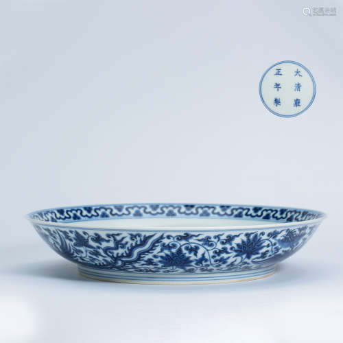 CHINESE PORCELAIN BLUE AND WHITE PHOEINX PLATE