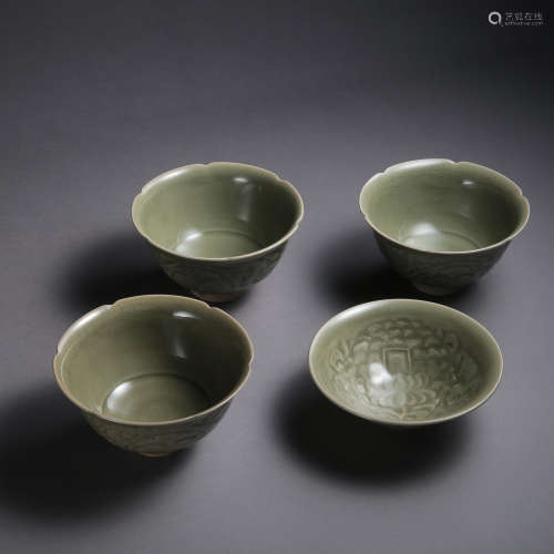 FOUR CHINESE PORCELAIN YAO GREEN GLAZE ENGRAVED FLOWER BOWLS