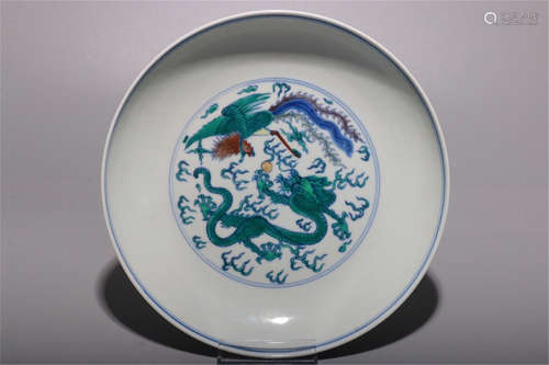 CHINESE PORCELAIN DOUCAI DRAGON PLATE