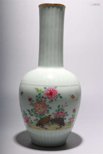 CHINESE PORCELAIN FAMILLE ROSE BIRD AND FLOWER VASE