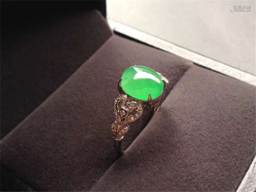 18K WHITE GOLD DIAMOND NATURAL JADEITE RING