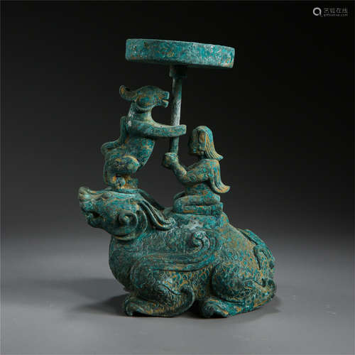 CHINESE ANCIENT BRONZE BEAST CANDLE HOLDER