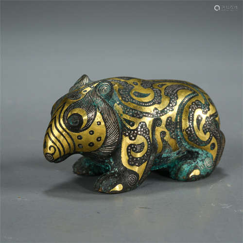 CHINESE GOLD INLAID BRONZE BEAR TABLE ITEM