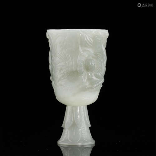 CHINESE WHITE JADE FLYING BEAUTY STEM CUP