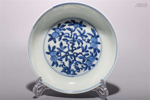 CHINESE PORCELAIN BLUE AND WHTIE DRAGON PLATE